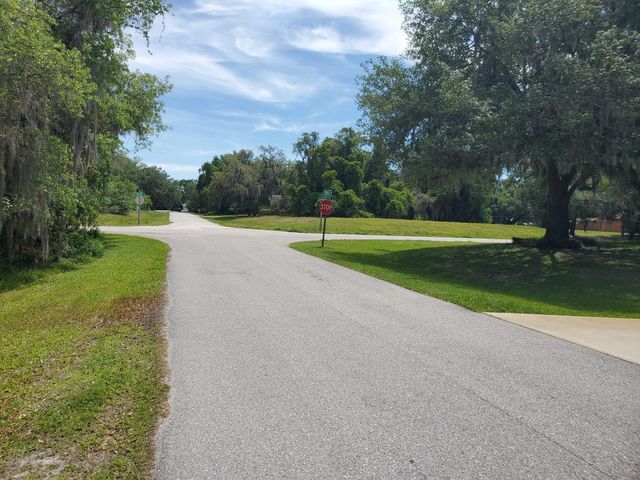 5749 Thunder Rd, Sebring, FL 33876