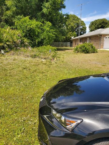 5749 Thunder Rd, Sebring, FL 33876