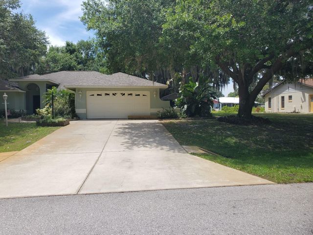 5749 Thunder Rd, Sebring, FL 33876