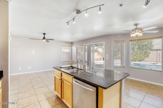 8782 E PINCHOT Avenue, Scottsdale, AZ 85251