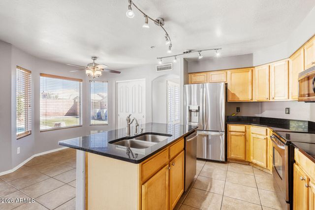 8782 E PINCHOT Avenue, Scottsdale, AZ 85251