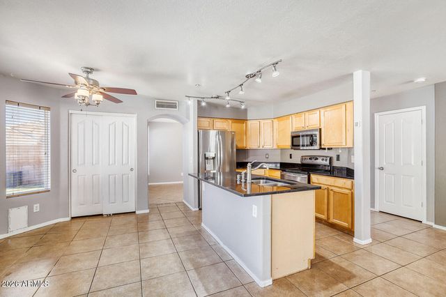 8782 E PINCHOT Avenue, Scottsdale, AZ 85251