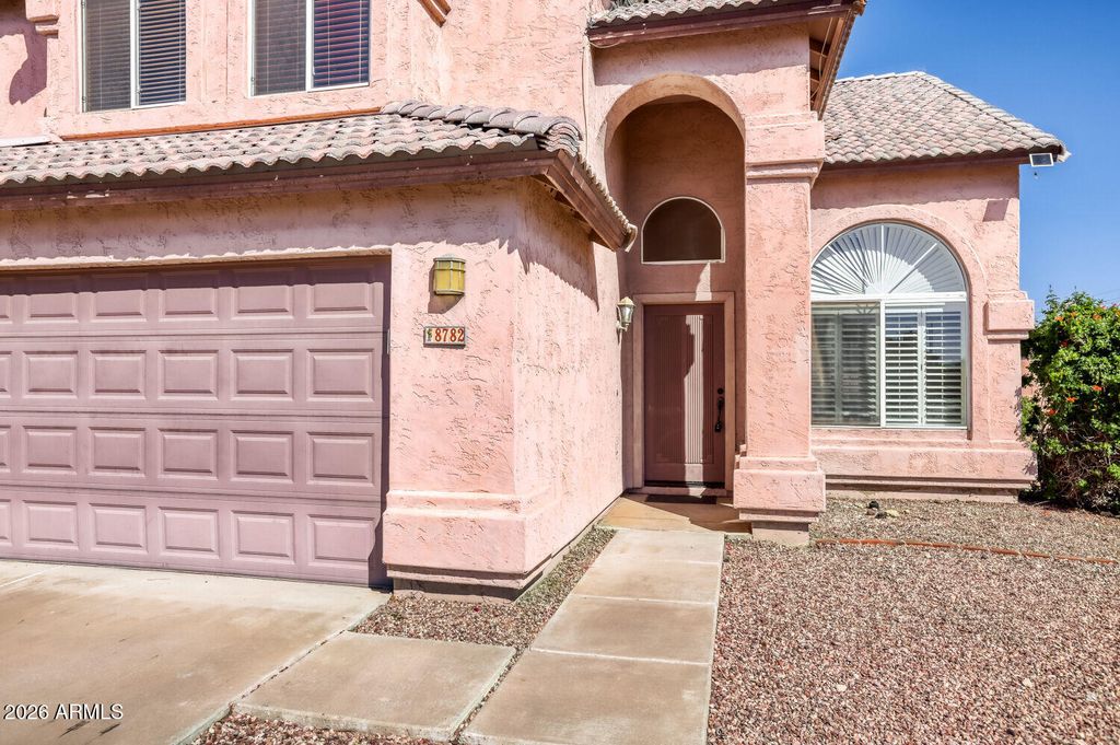 8782 E PINCHOT Avenue, Scottsdale, AZ 85251