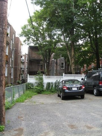 12 Kisyth Rd 3A, Brookline, MA 02445