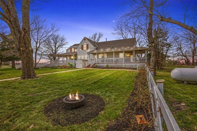 27440 W 215th Street, Spring Hill, KS 66083