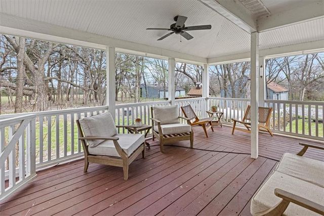 27440 W 215th Street, Spring Hill, KS 66083