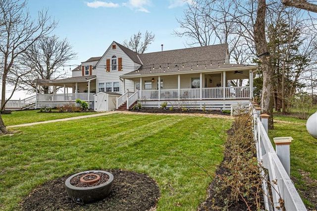 27440 W 215th Street, Spring Hill, KS 66083