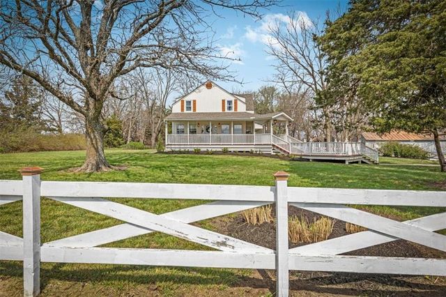 27440 W 215th Street, Spring Hill, KS 66083