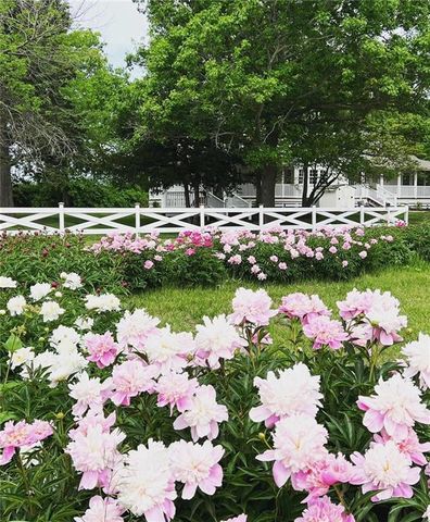 27440 W 215th Street, Spring Hill, KS 66083