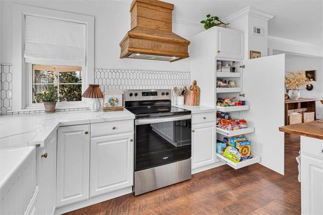 27440 W 215th Street, Spring Hill, KS 66083