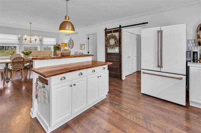 27440 W 215th Street, Spring Hill, KS 66083