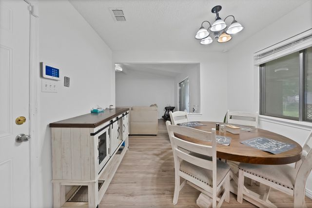 521 Ann Lois Lane, Burleson, TX 76028