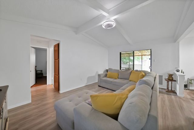 521 Ann Lois Lane, Burleson, TX 76028