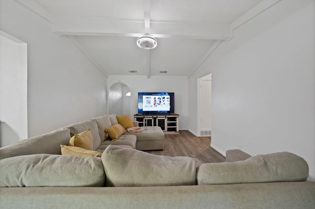 521 Ann Lois Lane, Burleson, TX 76028