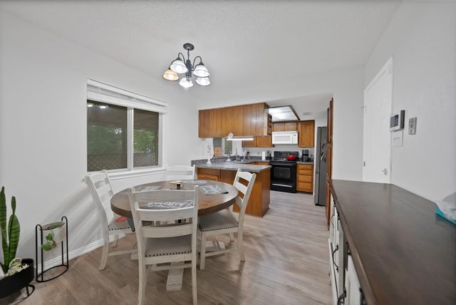 521 Ann Lois Lane, Burleson, TX 76028