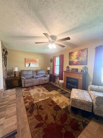 2026 Kimberly Drive, Somerset, KY 42503
