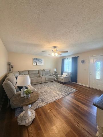 2026 Kimberly Drive, Somerset, KY 42503