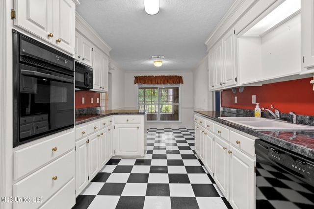207 Meadowview Lane, Brandon, MS 39047