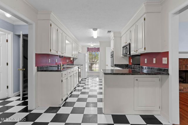 207 Meadowview Lane, Brandon, MS 39047