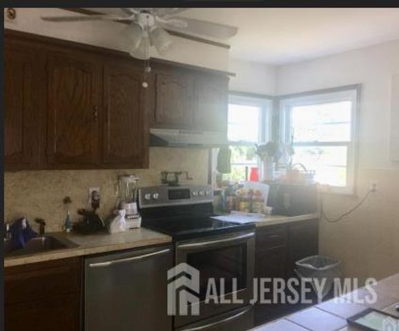 16 Inverness Terrace, Fords, NJ 08863