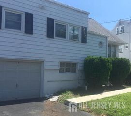 16 Inverness Terrace, Fords, NJ 08863