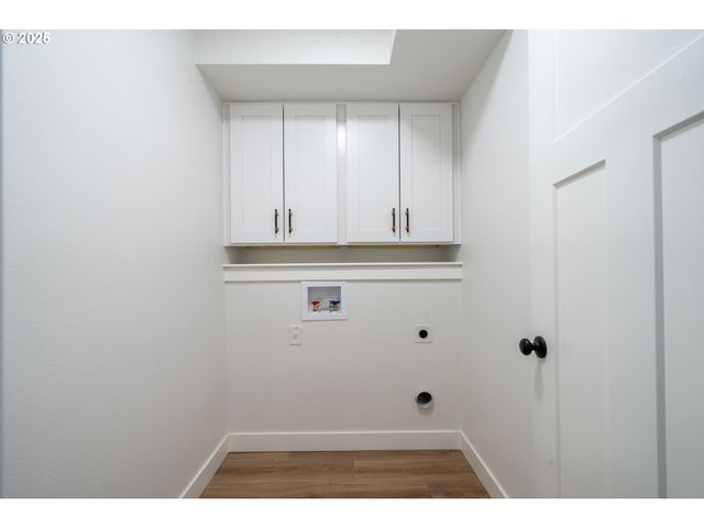 120 CRESCENT St, Tillamook, OR 97141