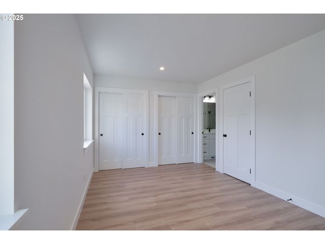 120 CRESCENT St, Tillamook, OR 97141
