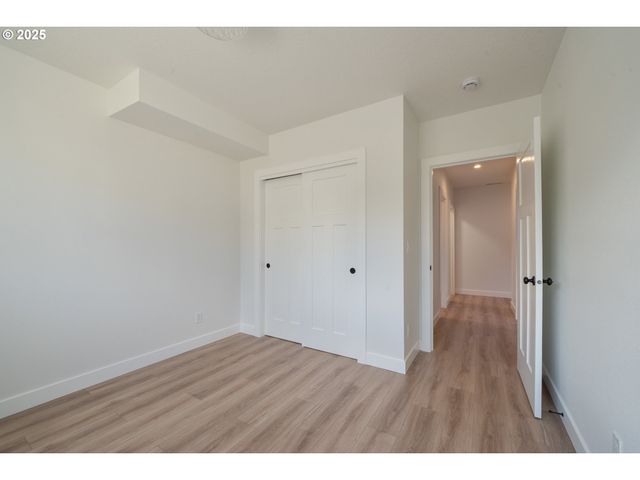 120 CRESCENT St, Tillamook, OR 97141