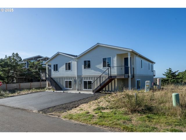 120 CRESCENT St, Tillamook, OR 97141