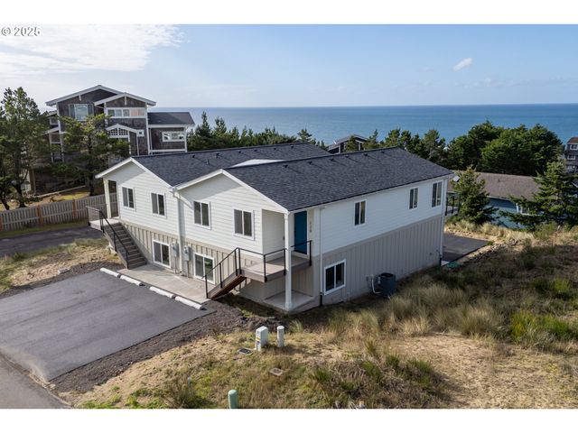 120 CRESCENT St, Tillamook, OR 97141