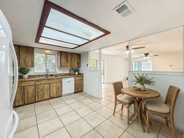328 SHADOW OAK DRIVE, Casselberry, FL 32707