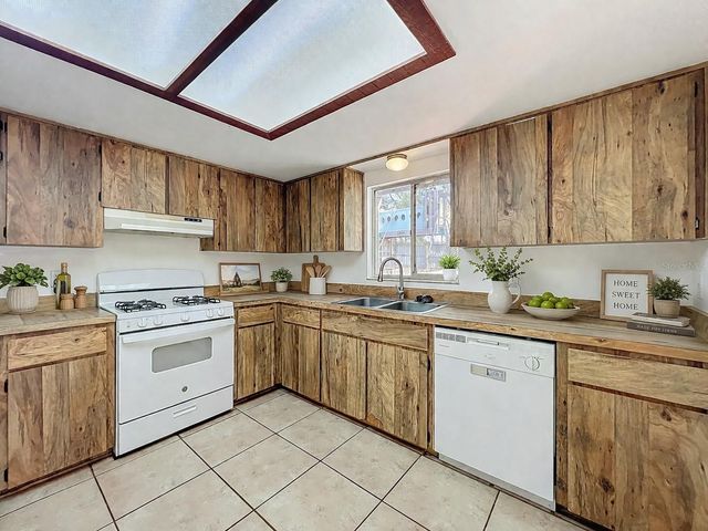 328 SHADOW OAK DRIVE, Casselberry, FL 32707