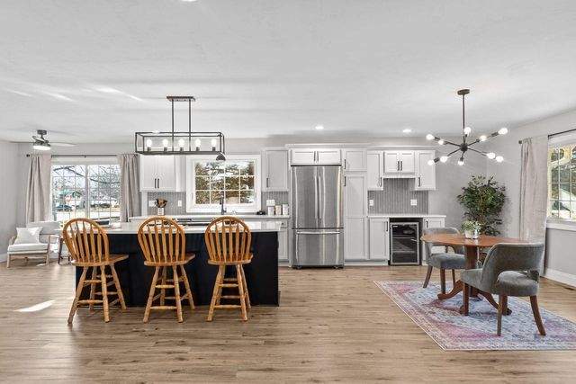 1101 PARK VILLAGE DRIVE, Neenah, WI 54956