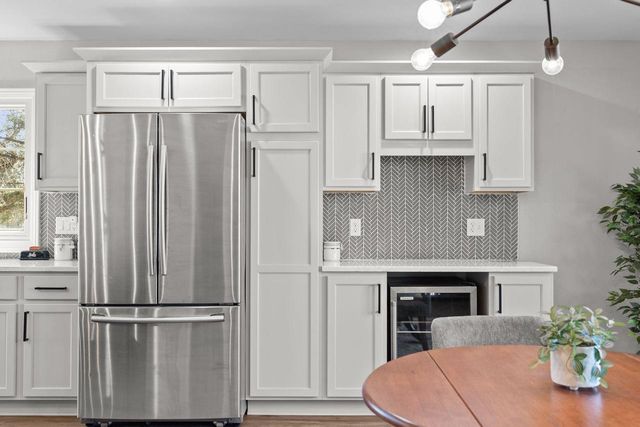 1101 PARK VILLAGE DRIVE, Neenah, WI 54956