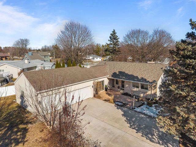 1101 PARK VILLAGE DRIVE, Neenah, WI 54956