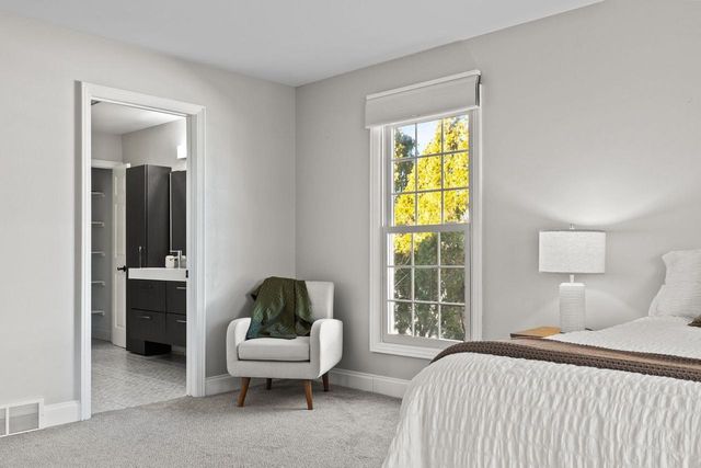 1101 PARK VILLAGE DRIVE, Neenah, WI 54956