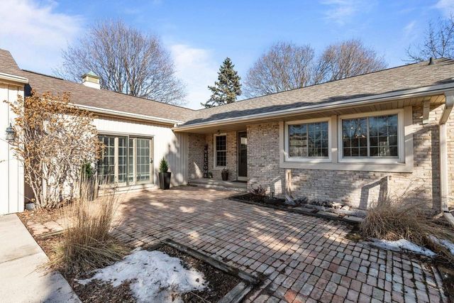 1101 PARK VILLAGE DRIVE, Neenah, WI 54956