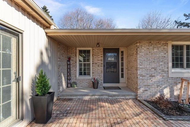 1101 PARK VILLAGE DRIVE, Neenah, WI 54956