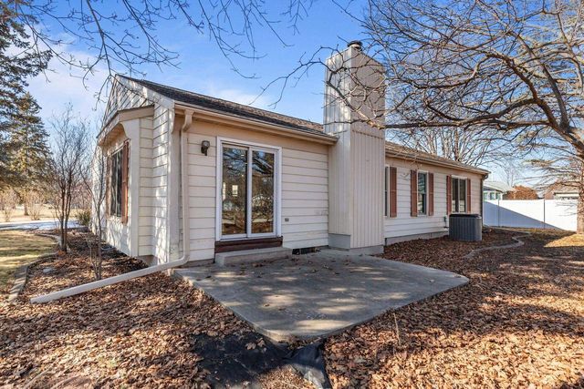 1101 PARK VILLAGE DRIVE, Neenah, WI 54956