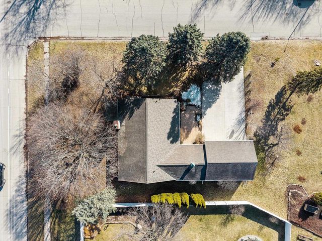 1101 PARK VILLAGE DRIVE, Neenah, WI 54956