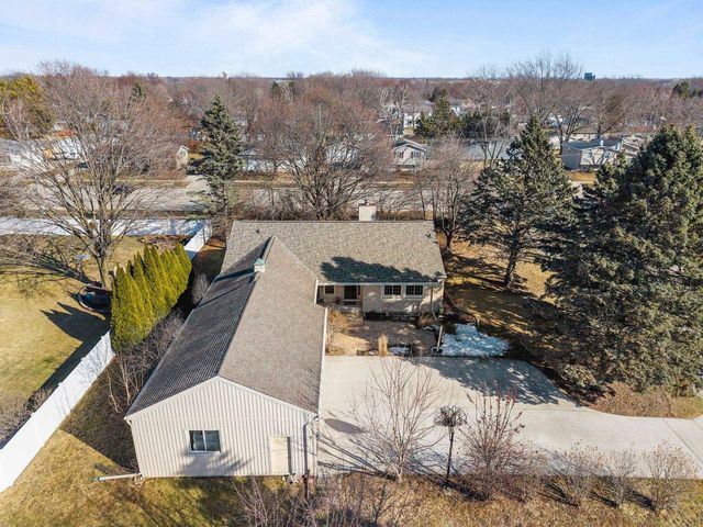 1101 PARK VILLAGE DRIVE, Neenah, WI 54956