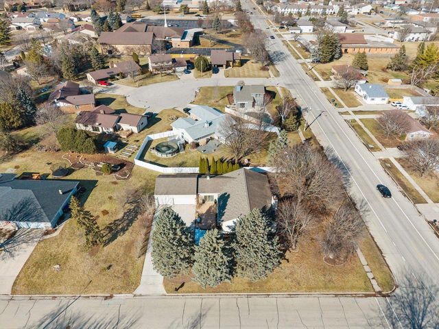 1101 PARK VILLAGE DRIVE, Neenah, WI 54956