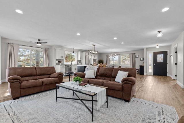 1101 PARK VILLAGE DRIVE, Neenah, WI 54956