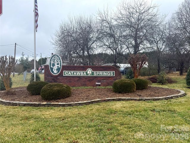 5136 Mark Drive NE, Hickory, NC 28601