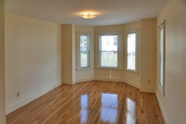 19 Norumbega Terr 1, Waltham, MA 02453