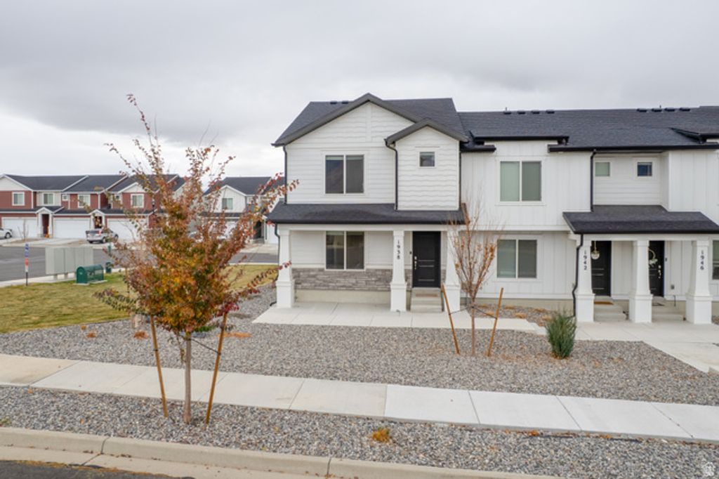 Image 20 of property listing at 1938 N BLUE IRIS AVE, Tooele, UT 84074