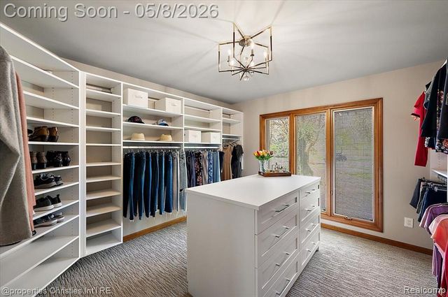 1071 Woodbridge Lane, Rochester, MI 48306
