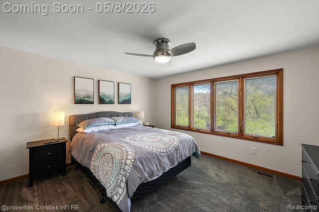 1071 Woodbridge Lane, Rochester, MI 48306