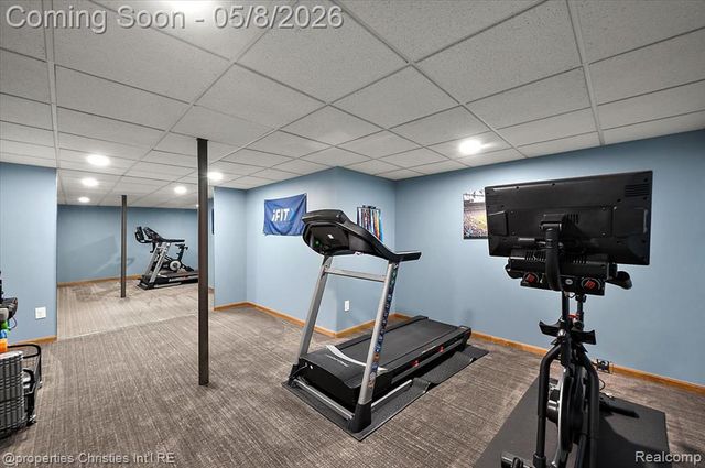 1071 Woodbridge Lane, Rochester, MI 48306