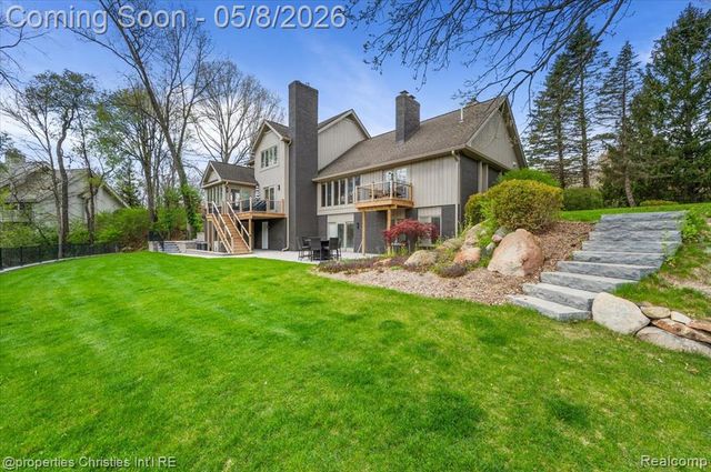 1071 Woodbridge Lane, Rochester, MI 48306